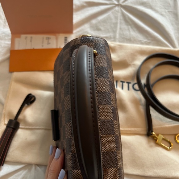 SOLD Authentic Louis Vuitton Croisette - Picture 7 of 15